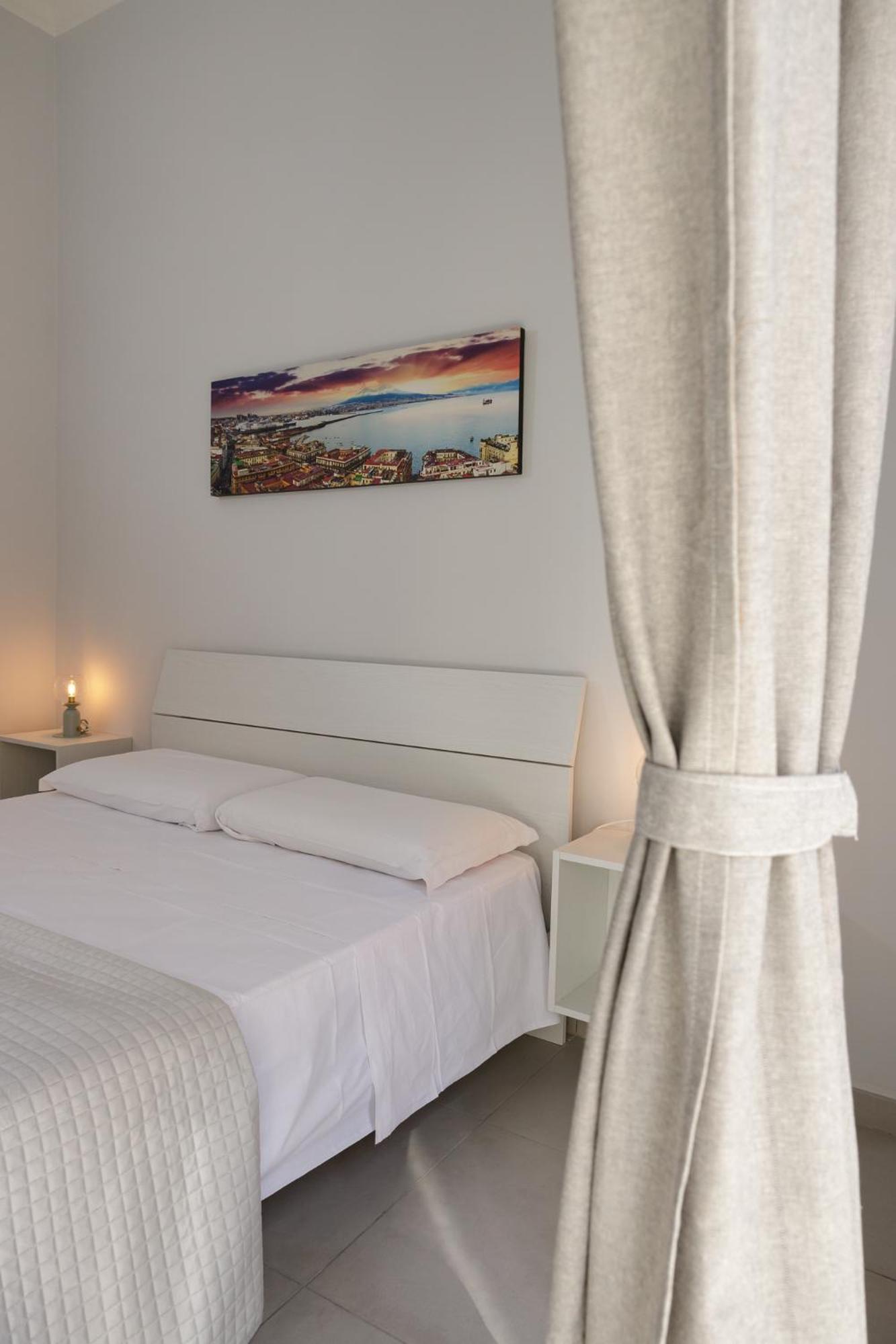 Hotel Caroline'S House Neapol Zewnętrze zdjęcie