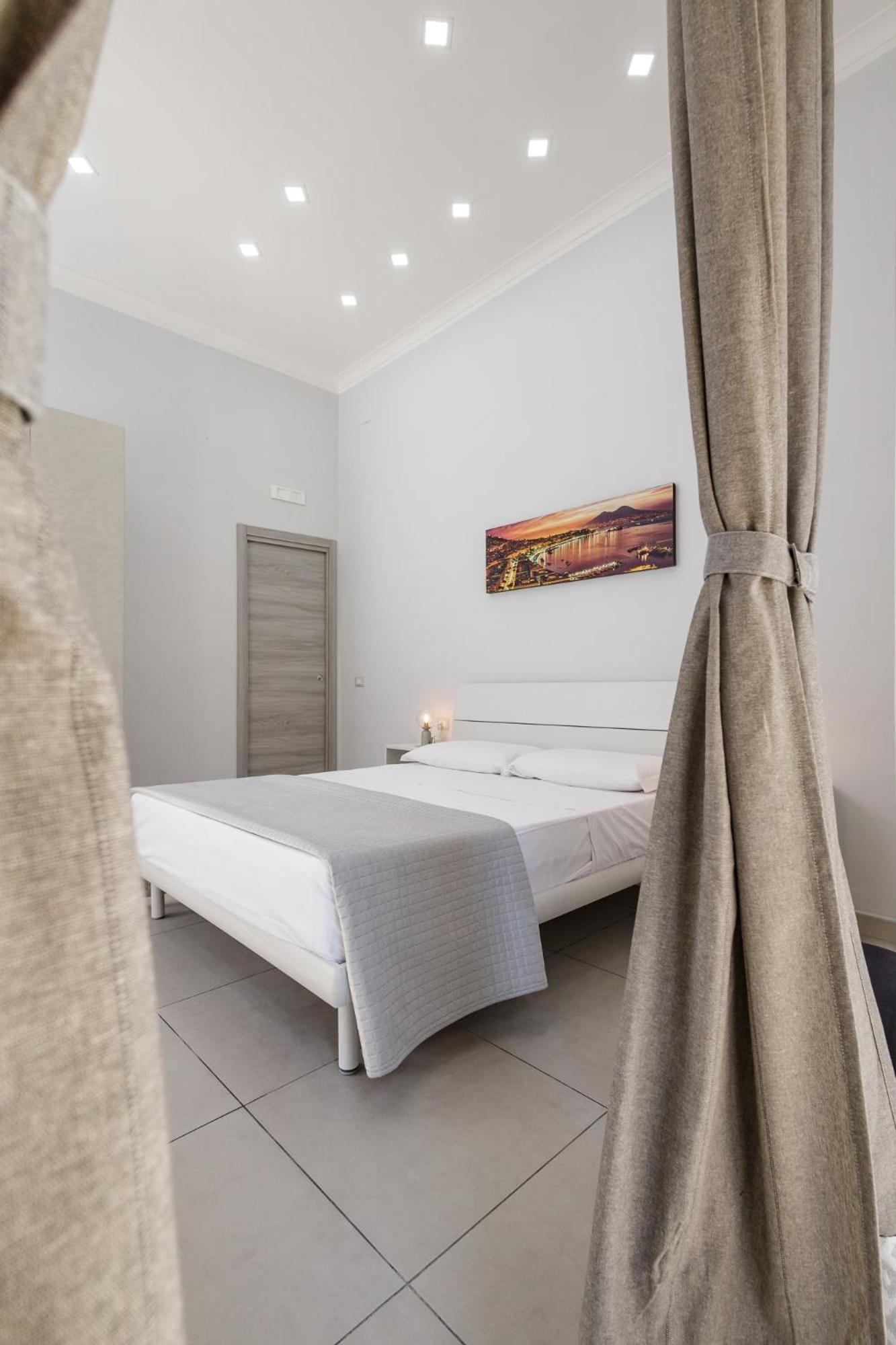 Hotel Caroline'S House Neapol Zewnętrze zdjęcie