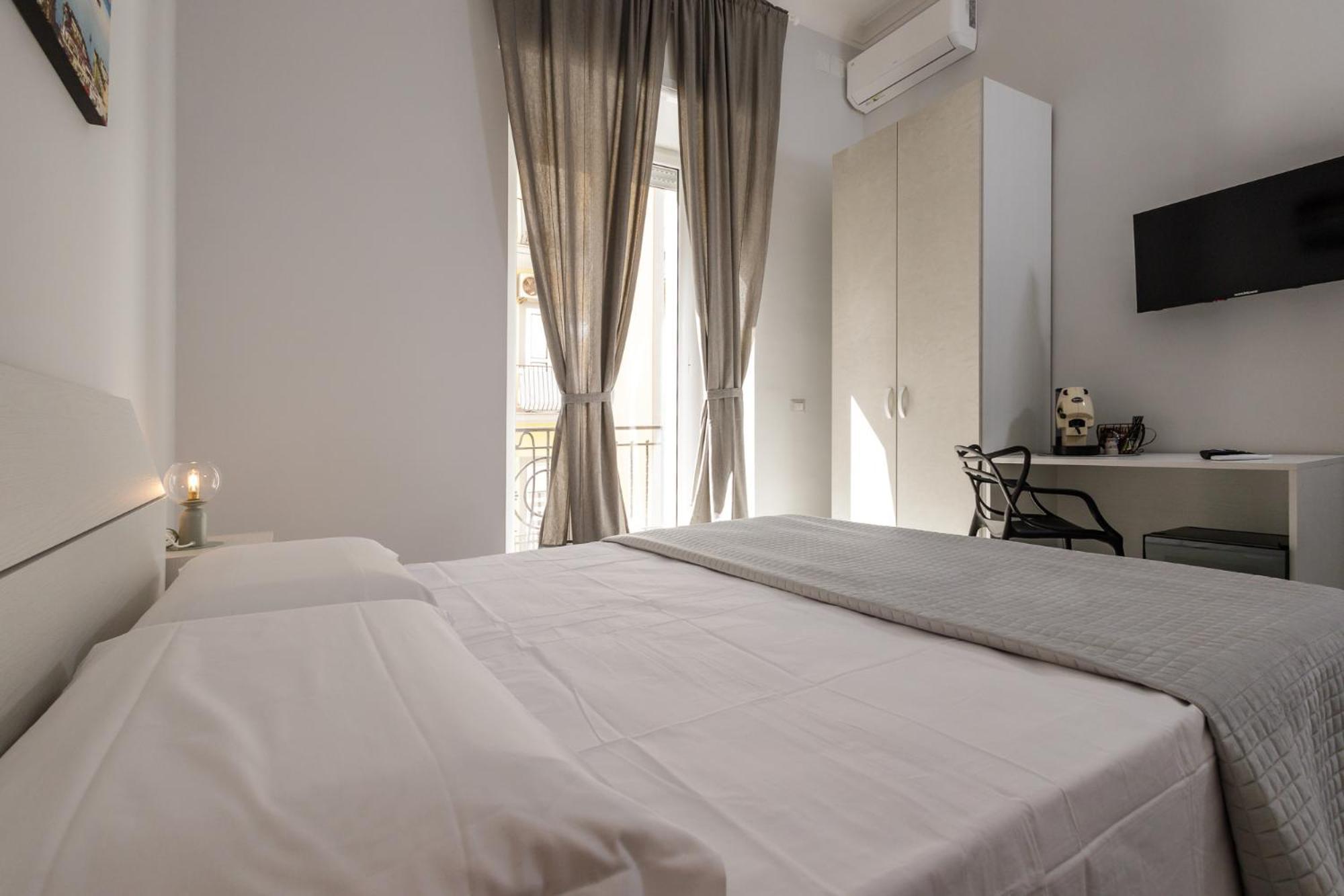 Hotel Caroline'S House Neapol Zewnętrze zdjęcie