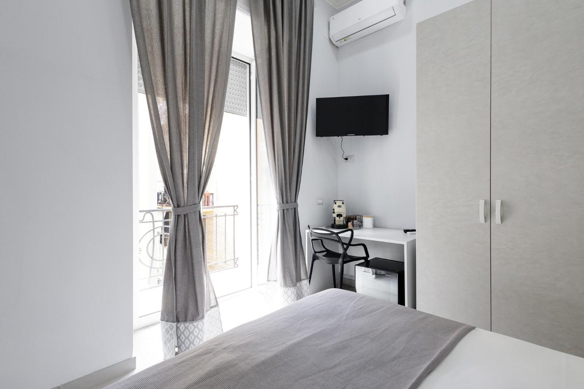 Hotel Caroline'S House Neapol Zewnętrze zdjęcie