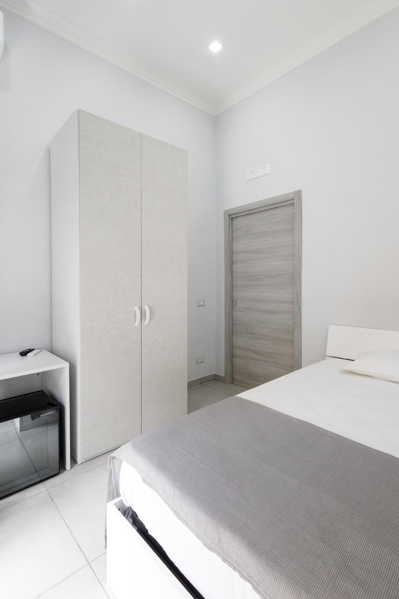 Hotel Caroline'S House Neapol Zewnętrze zdjęcie