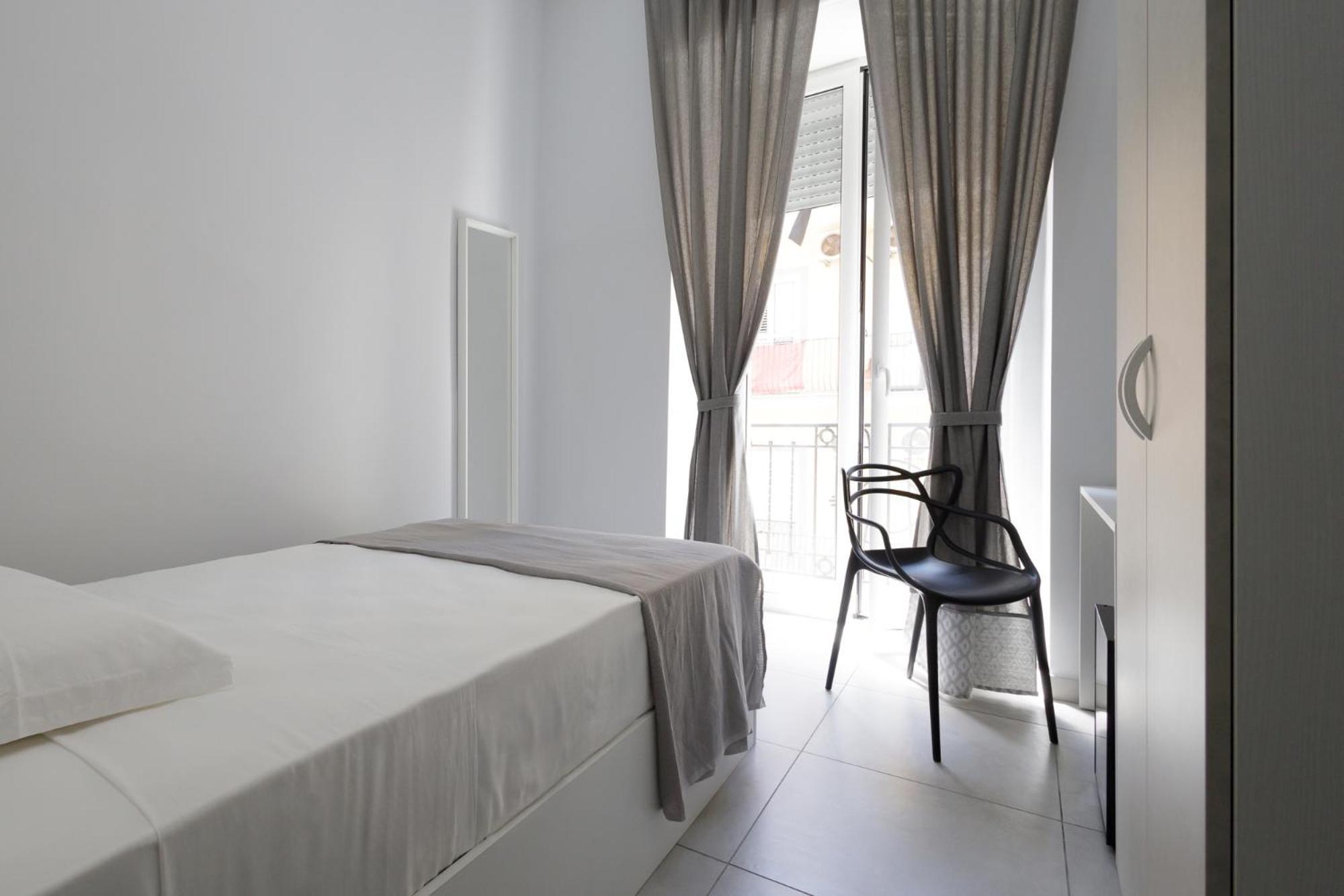 Hotel Caroline'S House Neapol Zewnętrze zdjęcie